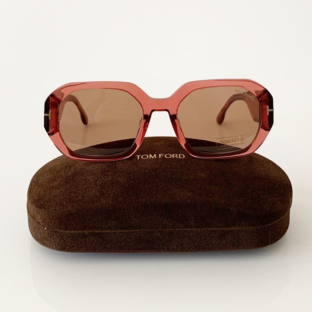 Tom Ford Sunglasses, New 250 - Picture 6 of 9